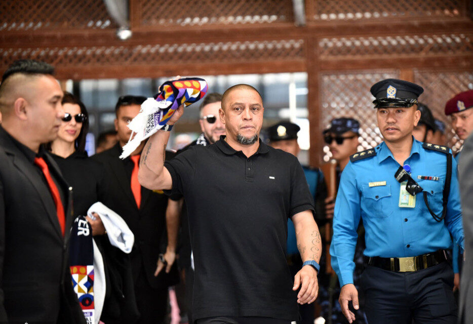 Read more about the article लिजेन्डरी फुटबल खेलाडी रोबर्टो कार्लोस नेपालमा